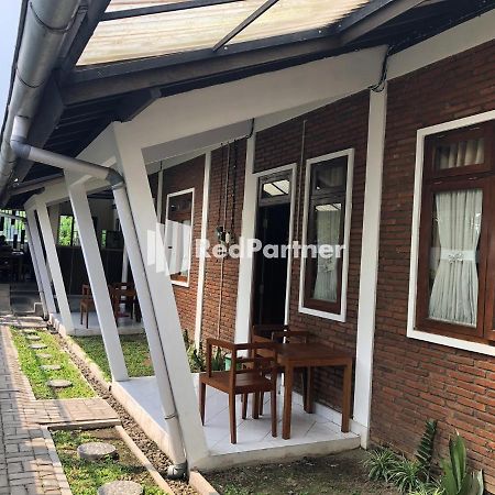 Rifka Annisa Guesthouse Syariah Redpartner Yogyakarta Exterior foto