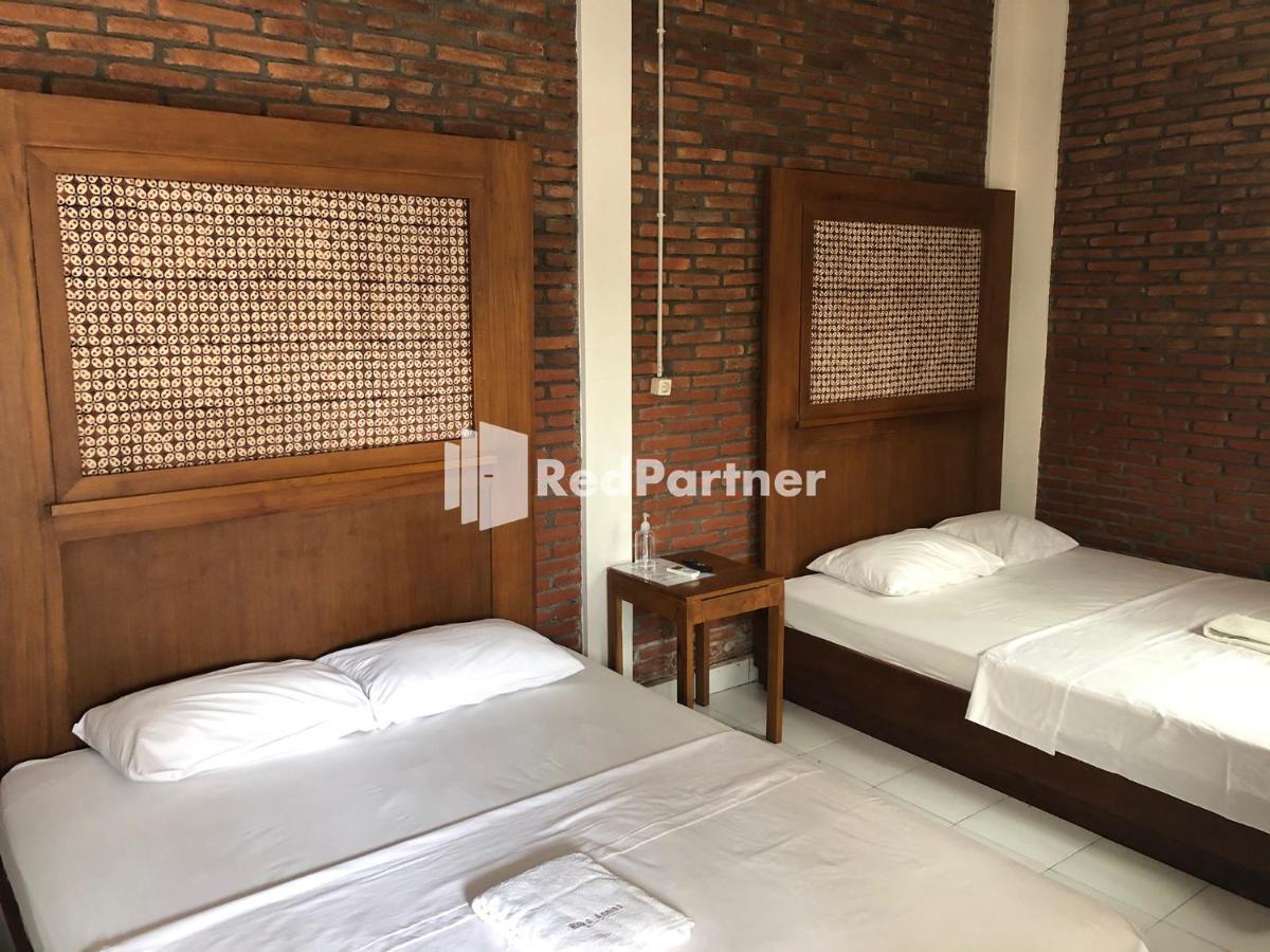 Rifka Annisa Guesthouse Syariah Redpartner Yogyakarta Exterior foto